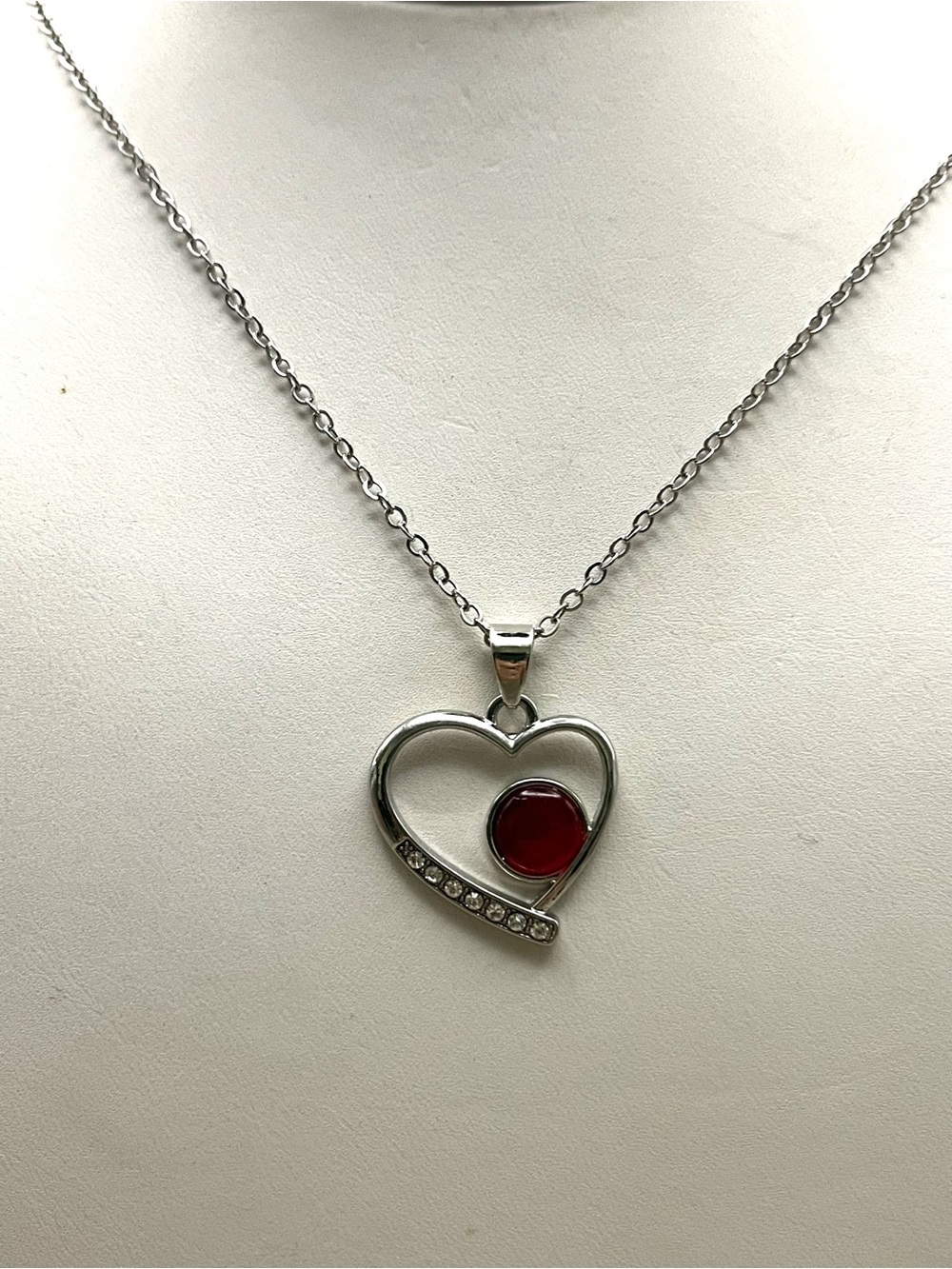 Red Heart Pendant Necklace Silver Tone Crystal Rhinestone open heart - Picture 1 of 4